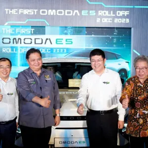 أومودا E5: سيارة الطاقة الجديدة التي تنال إعجاب السياسيين الدوليين لأسباب عديدة