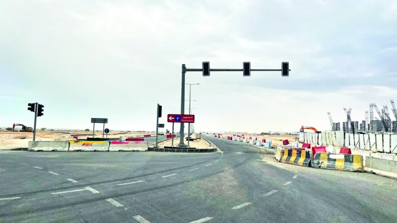 سكان الصخامة يشتكون من عدم افتتاح الطريق الرئيسي