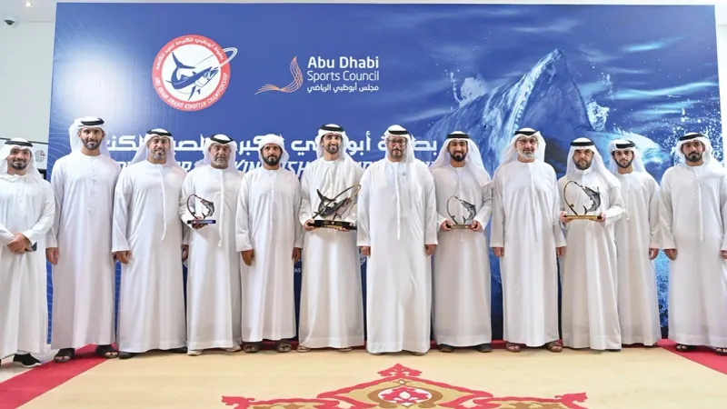 أحمد بن حمدان يتوِّج الفائزين في بطولة أبوظبي الكبرى لصيد الكنعد