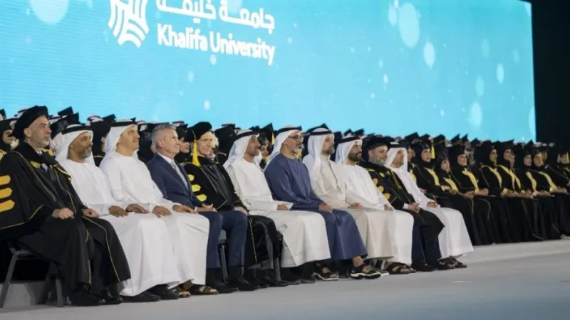 خالد بن محمد يشهد حفل تخريج طلبة جامعة خليفة