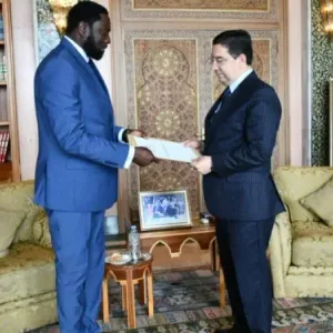 بوريطة يتباحث ببانجول مع وزير الشؤون الخارجية الغامبي