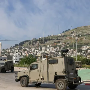 مستوطنون إسرائيليون يقتلون فلسطينيا أثناء اقتحامهم قرية بالضفة الغربية