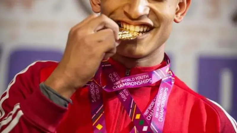 عبدالرحمن حسين يحصد 3 ميداليات ببطولة العالم للناشئين في رفع الأثقال