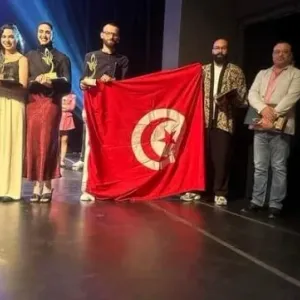 تونسيان يفوزان بالجائزة الذهبية لأفضل أداء تمثيلي في مهرجان المسرح الحر بالأردن
