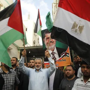أرملة الرئيس المصري الراحل محمد مرسي تعزي هنية: النضال في معارك التحرير غالي الثمن