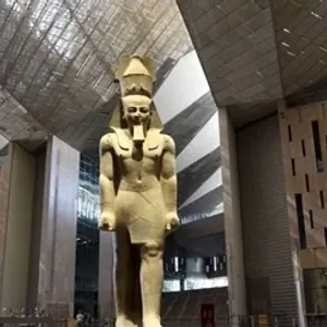 مصر تستعيد تمثالاً عمره 3400 عام