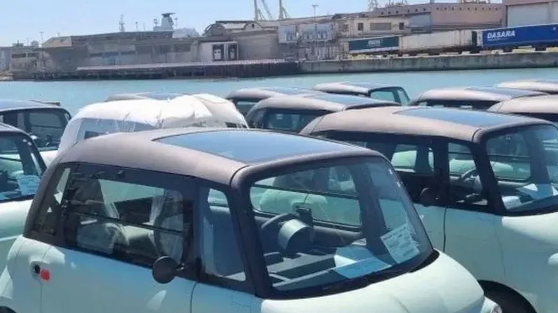 سيارات مغربية تزيل الراية الإيطالية