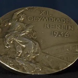 أولمبياد برلين 1936: جيسي أوينز يقهر الدعاية للعقيدة والحزب