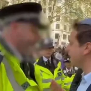 تفاصيل جدال الضباط والرجل اليهودي.. لماذا اعتذرت شرطة لندن؟