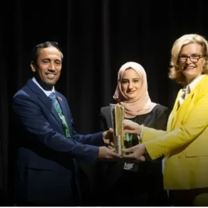 سلطنةُ عُمان تُتوّج بالمركز الأول ضمن جوائز القمّة العالميّة لمجتمع المعلومات بجنيف