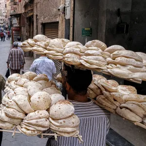 مصر ترفع سعر رغيف الخبز المدعوم 300% لأول مرة منذ 30 عاماً.. من هي الفئات المستثناة من الدعم؟