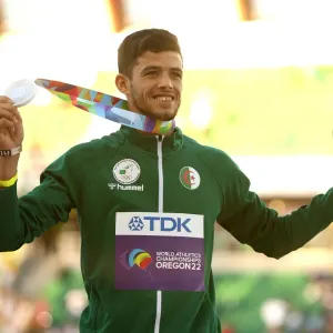 سجاتي:”حلمي التألق في الأولمبياد وتشريف الجزائر”