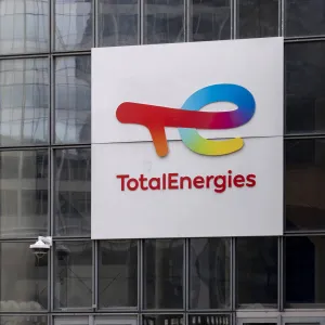 "بتهمة القتل غير العمد".. منظمات تسعى لمقاضاة عملاق الطاقة الفرنسي "توتال"