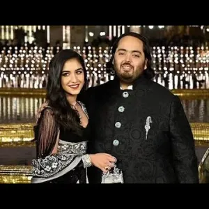 يحتفل بزفاف ابنه منذ 3 أشهر.. معلومات عن أغنى رجل في الهند