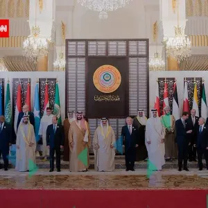 القمة العربية تدعو إلى مؤتمر دولي للسلام في الشرق الأوسط