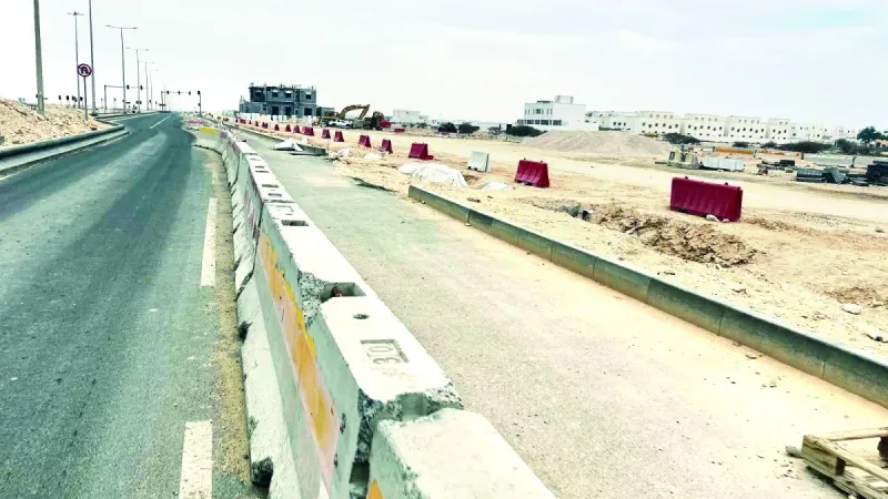 سكان الصخامة يشتكون من عدم افتتاح الطريق الرئيسي