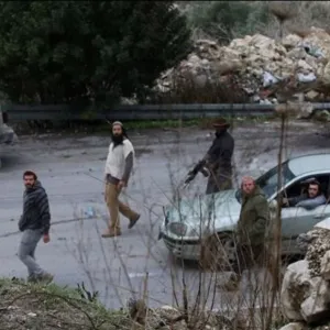 4 إصابات في هجوم مسلح للمستوطنين على بلدة فلسطينية (فيديو)