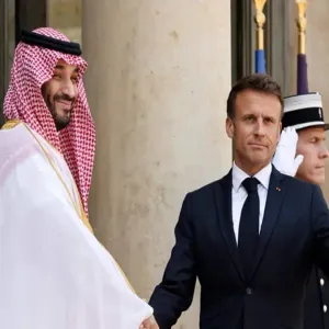 ولي العهد السعودي والرئيس الفرنسي يناقشان تداعيات الأوضاع في قطاع غزة