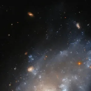 اكتشاف مجرة تصدر أشعة غريبة.. تبعد عن الأرض 100 مليون سنة