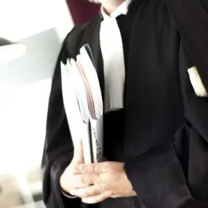 جاذبية المحامي تزيد فرص كسب القضايا.. دراسة أمريكية تكشف السبب