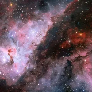 علماء فلك .. رصد ولادة أقدم مجرات الكون