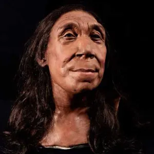 عثر عليها في كهف.. علماء بريطانيون يعيدون بناء وجه امرأة «نياندرتال» عمرها 75 ألف عام