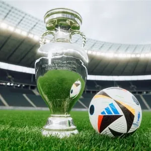 "يويفا" يعلن قائمة حكام مباريات يورو 2024