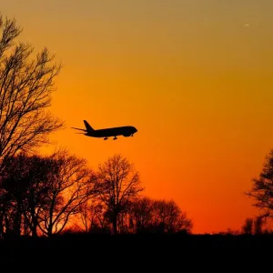 هيئة أميركية: 4 براغي مفقودة هي السبب المحتمل لانفصال باب طائرة Boeing Max 9 أثناء الطيران