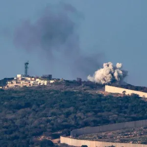 الجيش الإسرائيلي يعلن سقوط قتيل في هجوم بالصواريخ من جنوب لبنان