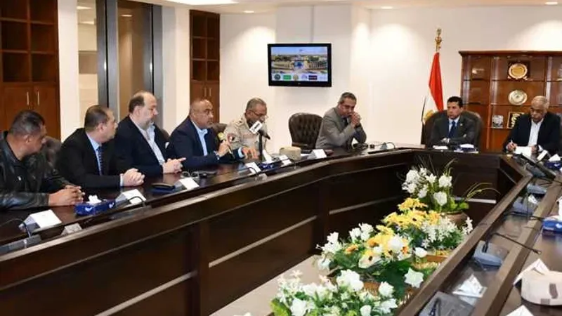 وزير الشباب يبحث استعدادات تنظيم النسخة الأولى من كأس العاصمة الإدارية