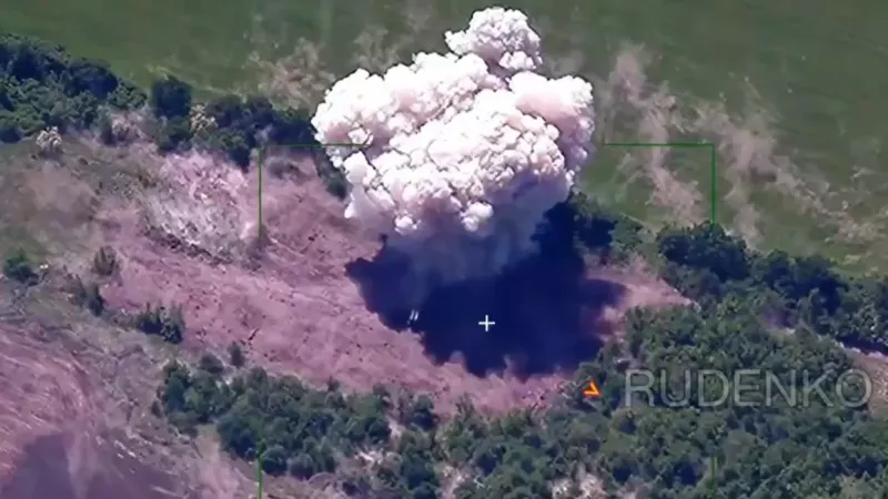 القوات الروسية تدمر منظومة "باتريوت" للدفاع الجوي بصاروخ "إسكندر" (فيديو)