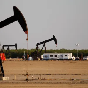 ارتفاع أسعار النفط .. والخام الأميركي يتجه لمكاسب أسبوعية 4%