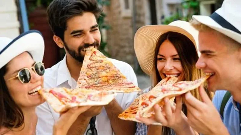 مدينة أوروبية تستعد لحظر الآيس كريم والبيتزا بعد منتصف الليل (تعرف على السبب)