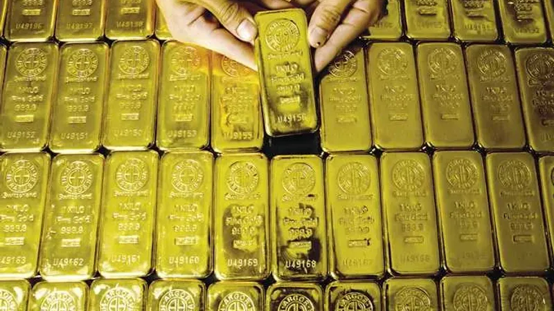المعدن الأصفر يتجه إلى الهاوية.. سعر الذهب يحقق أكبر انخفاض أسبوعي لأول مرة منذ 4 أشهر