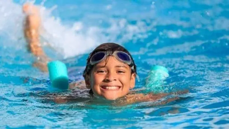 تعزز صحة الدماغ وعضلة القلب.. 5 فوائد لتمارين السباحة