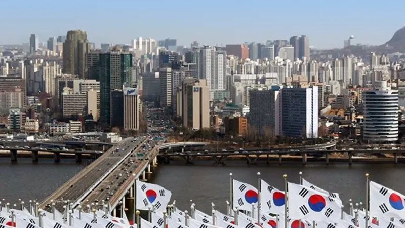 كوريا الجنوبية تحتج على إرسال الزعماء اليابانيين قرابين لضريح ياسوكوني