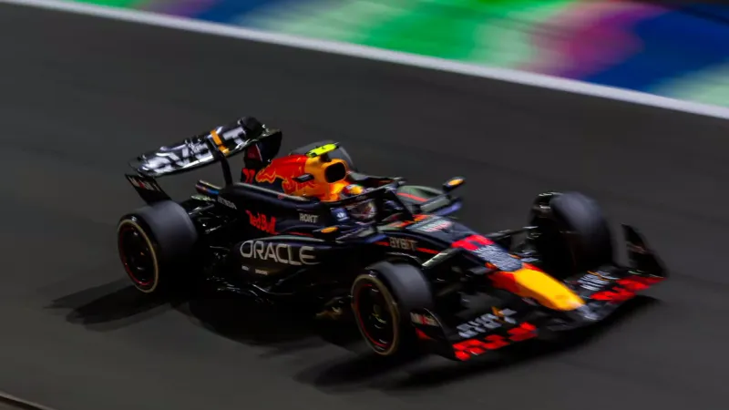 "ماكس فيرستابين" يفوز بسباق جائزة السعودية الكبرى stc للفورمولا 1