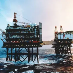 "أديس" تشغل منصة حفر بحرية مرفوعة في قطر بـ 350 مليون ريال