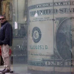 «غولدمان ساكس»: البنك المركزي المصري لا يتدخل في سعر الصرف