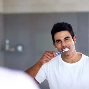 احذر.. تنظيف أسنانك في هذا التوقيت يسبب أضرارًا خطيرة