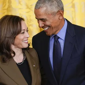 باراك وميشيل أوباما يعلنان دعمهما الحاسم لكمالا هاريس في سباق الرئاسة