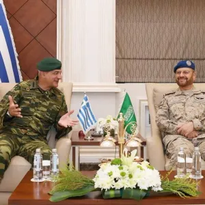 رئيسا الأركان السعودي واليوناني يبحثان التعاون الدفاعي والعسكري