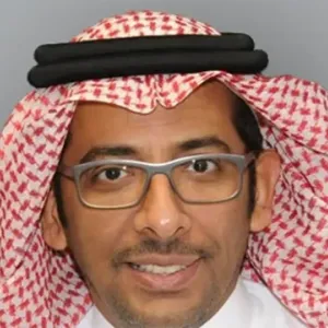 وزير الصناعة يبدأ زيارة رسمية إلى دولة قطر
