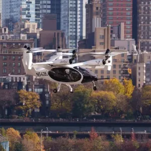 بالفيديو..نجاح أول تجربة للتاكسي الطائر في مدينة نيويورك مع انطلاق الخدمة بشكل تجاري في 2025