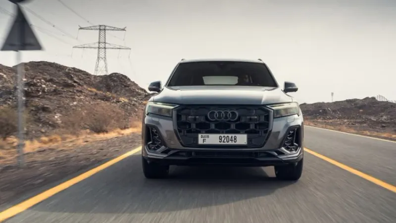 الفخامة الرحبة تصل إلى اودي النابودة للسيارات مع سيارة Q7 Audi الجديدة ذات السبعة مقاعد