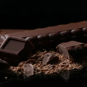 دراسة تحذيرية: منتجات شوكولاتة شهيرة تحتوي على مواد مسببة للسرطان