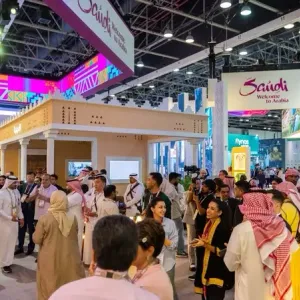 السياحة السعودية توقع 40 مذكرة وشراكة في معرض سوق السفر العربي
